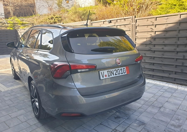 Fiat Tipo cena 33900 przebieg: 152000, rok produkcji 2018 z Limanowa małe 191